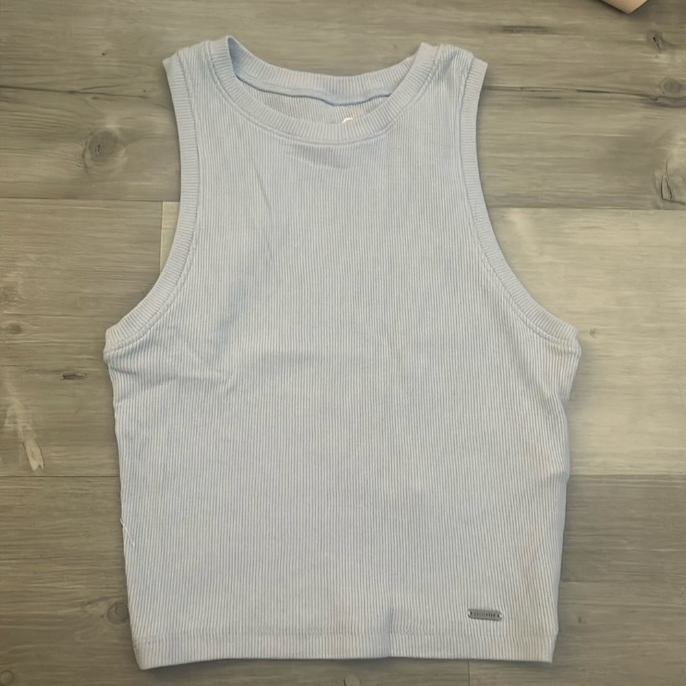 Hollister Tank